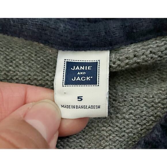 Janie and Jack Geometric Blue Gray V-Neck Sweater Vest Boys Size 5 - Picture 2 of 6